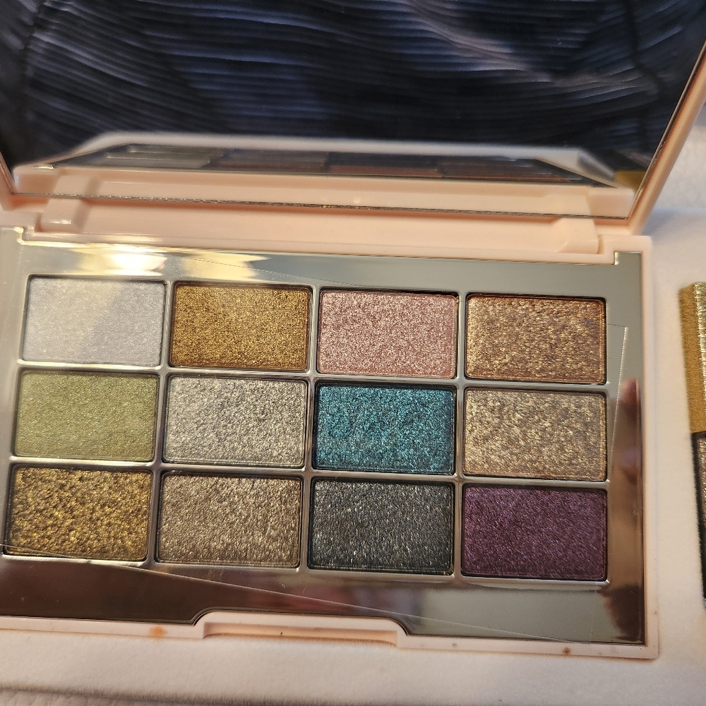 Jouer Glam Eyeshadow Palette with Gold and Teal Hues
